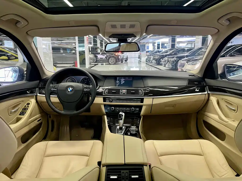 BMW 5 Series — миниатюра 4
