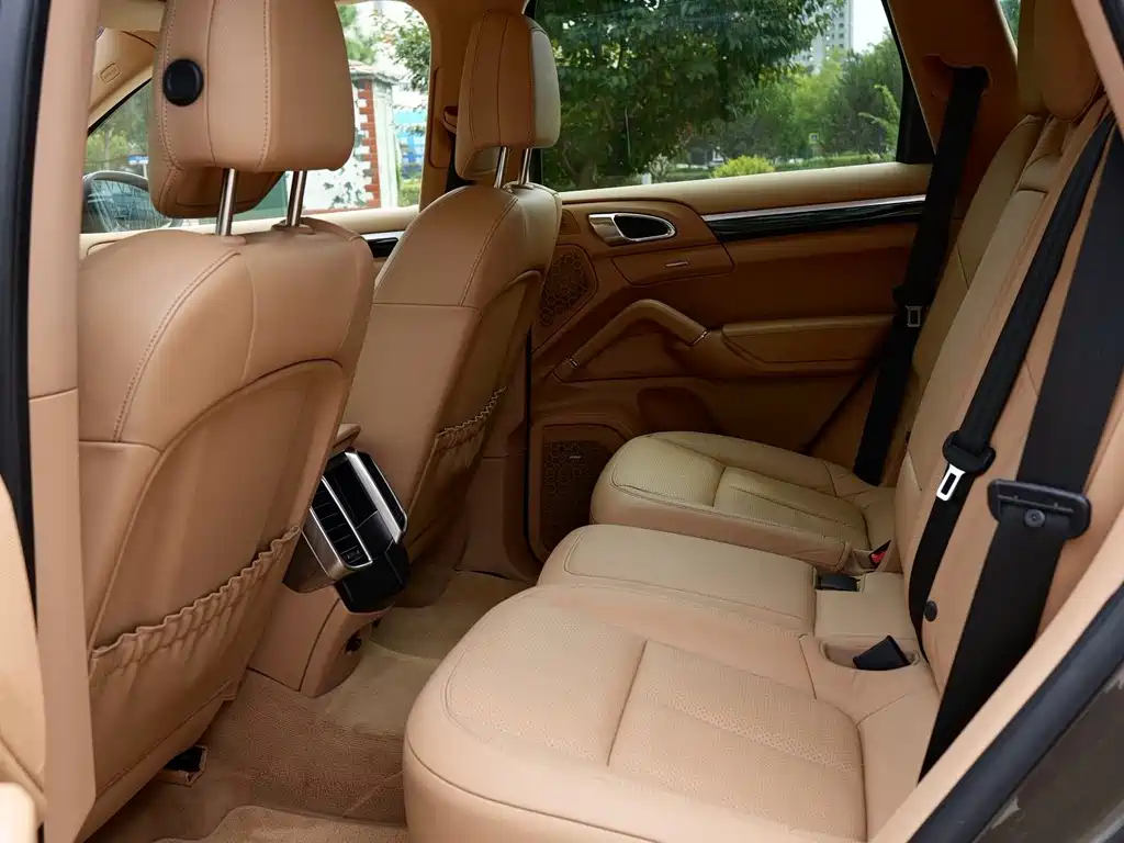 Porsche Cayenne — миниатюра 8
