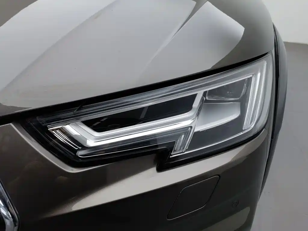 Audi A4 (Import) — миниатюра 7