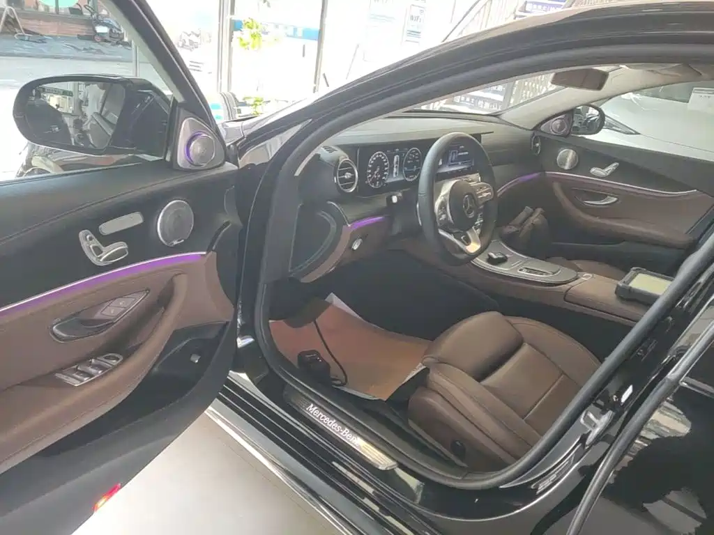 Mercedes-Benz E-Class — миниатюра 16