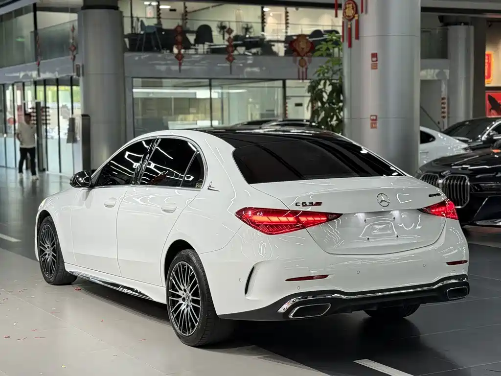 Mercedes-Benz C-Class — миниатюра 9