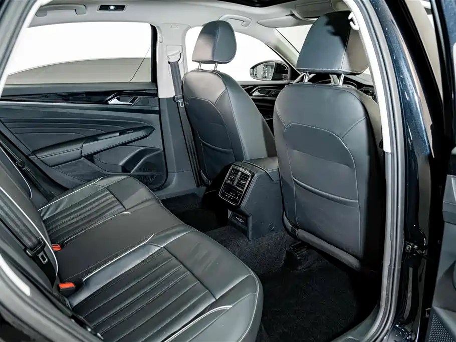 Volkswagen Passat — миниатюра 21