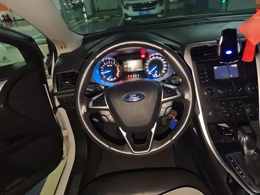 Ford Mondeo — миниатюра 3