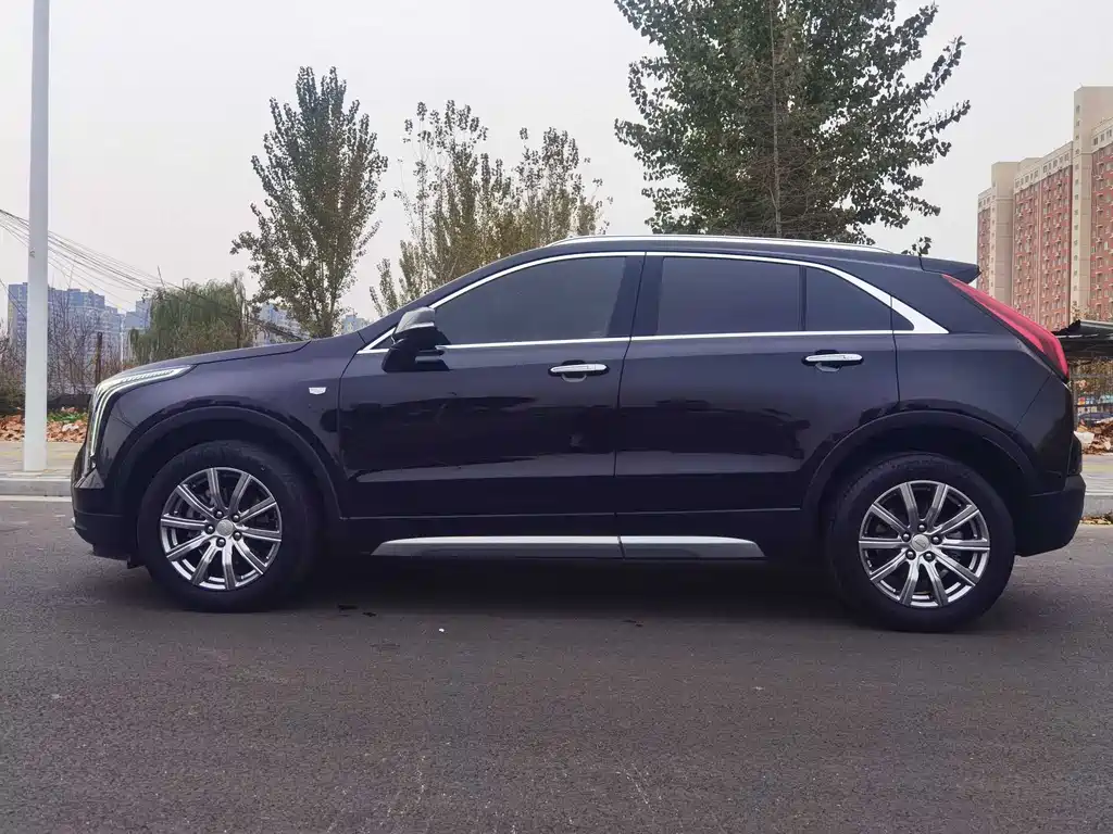 CADILLAC XT4