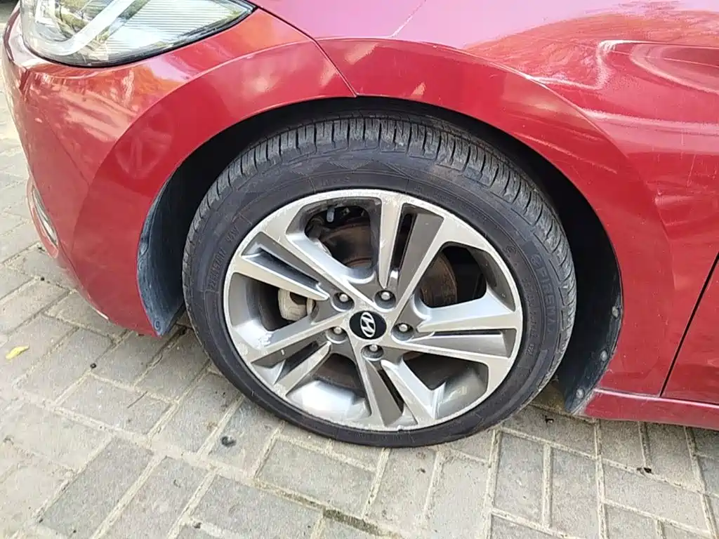Hyundai Elantra — миниатюра 23