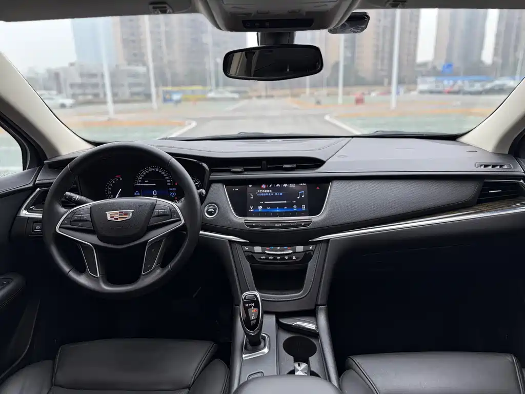 CADILLAC XT5