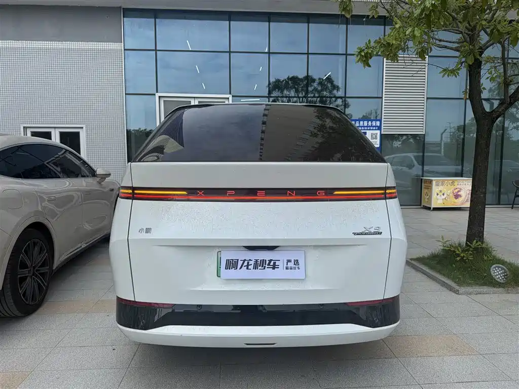 XPeng X9 — миниатюра 6