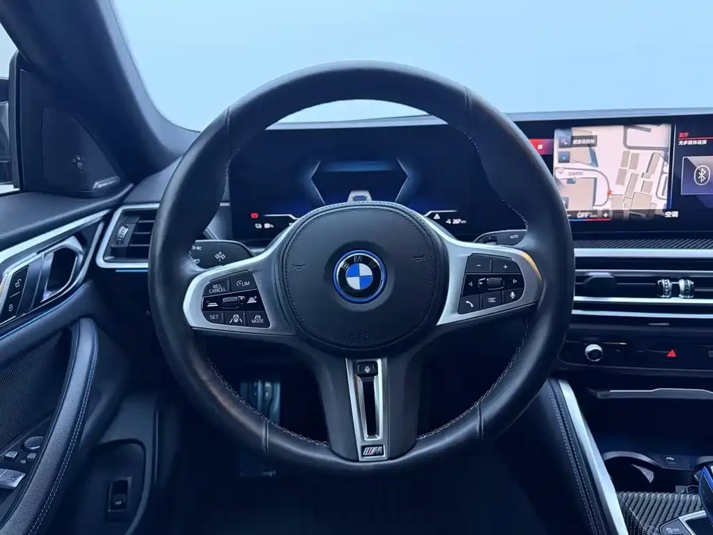 BMW i4 — миниатюра 14