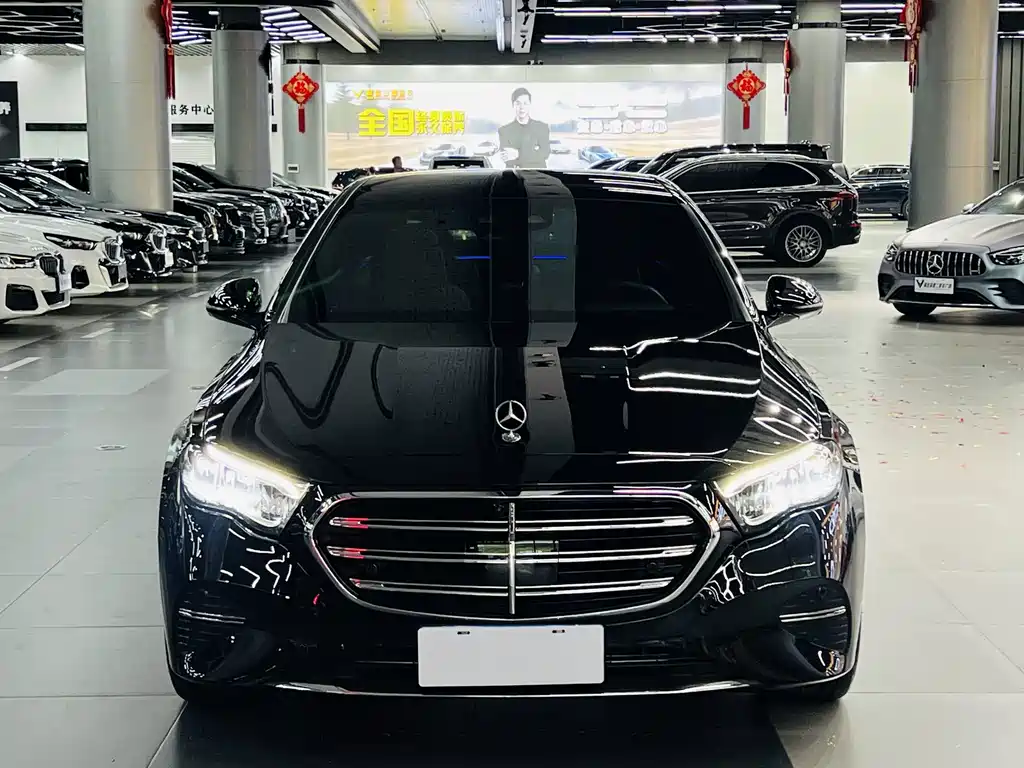 Mercedes-Benz E-Class — миниатюра 2
