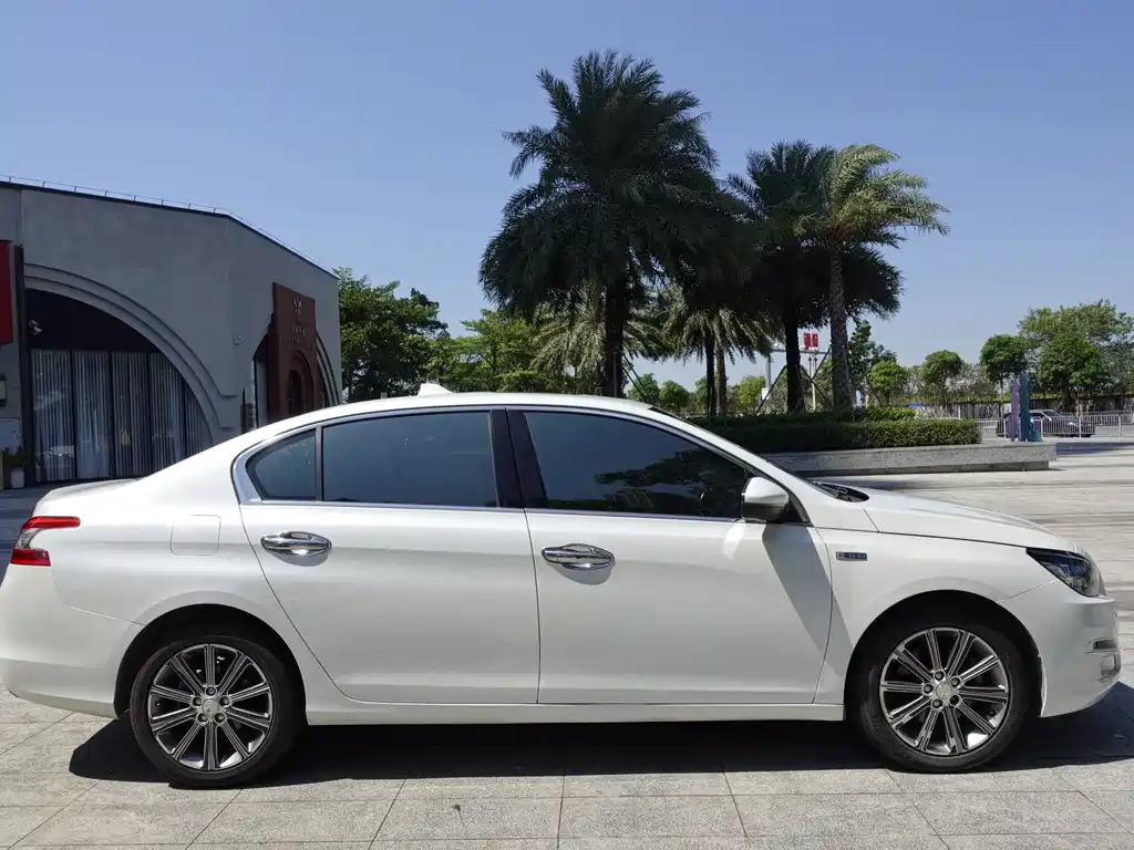Peugeot 408 — миниатюра 3