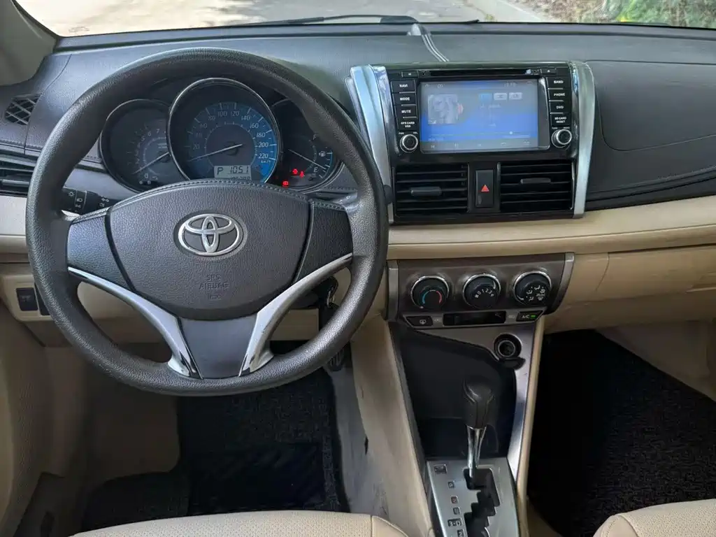 Toyota Yaris L — миниатюра 7