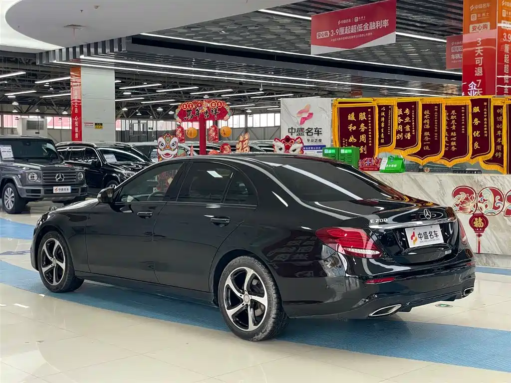 MERCEDES-BENZ E CLASS