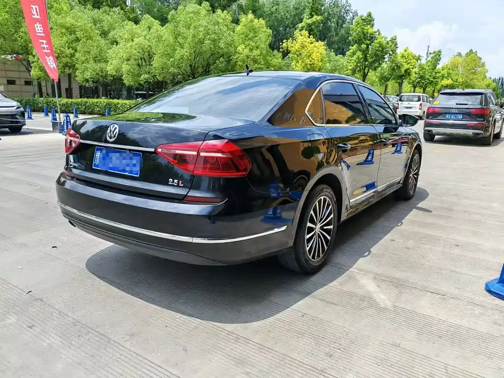 Volkswagen Passat — миниатюра 8