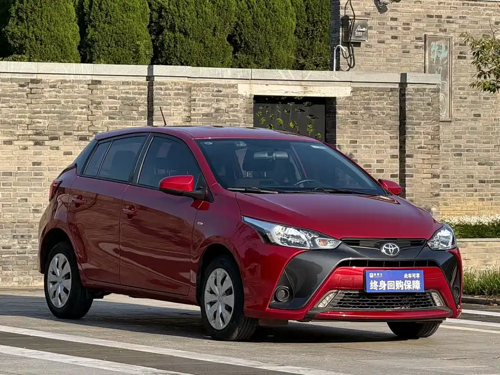 Toyota Yaris L — миниатюра 2