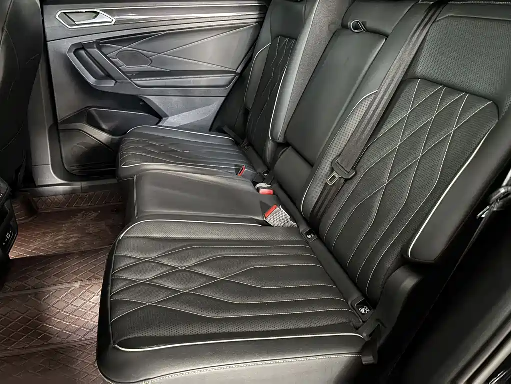 Volkswagen Tiguan L — миниатюра 9