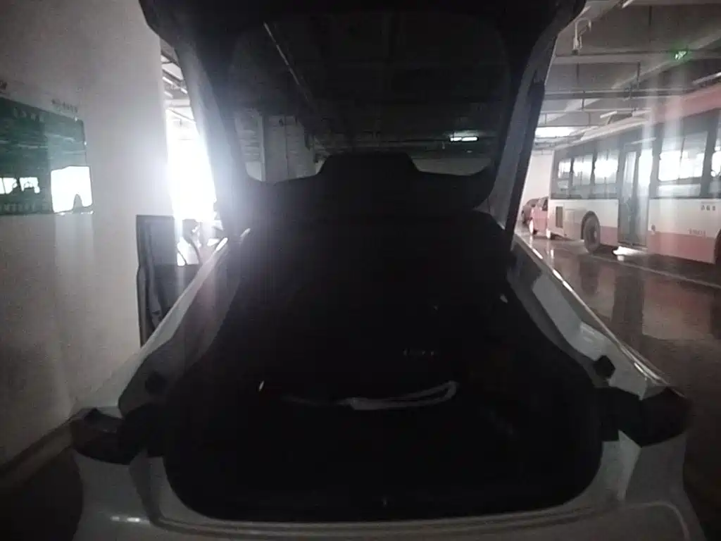 Changan UNI-V iDD — миниатюра 15