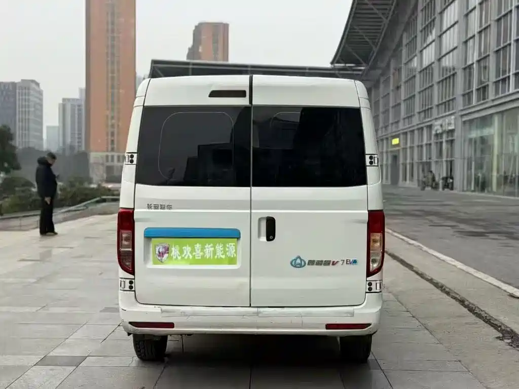 CHANGAN CROSS STAR V7 EV