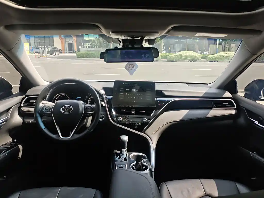 Toyota Camry 2021 2.0G Luxury