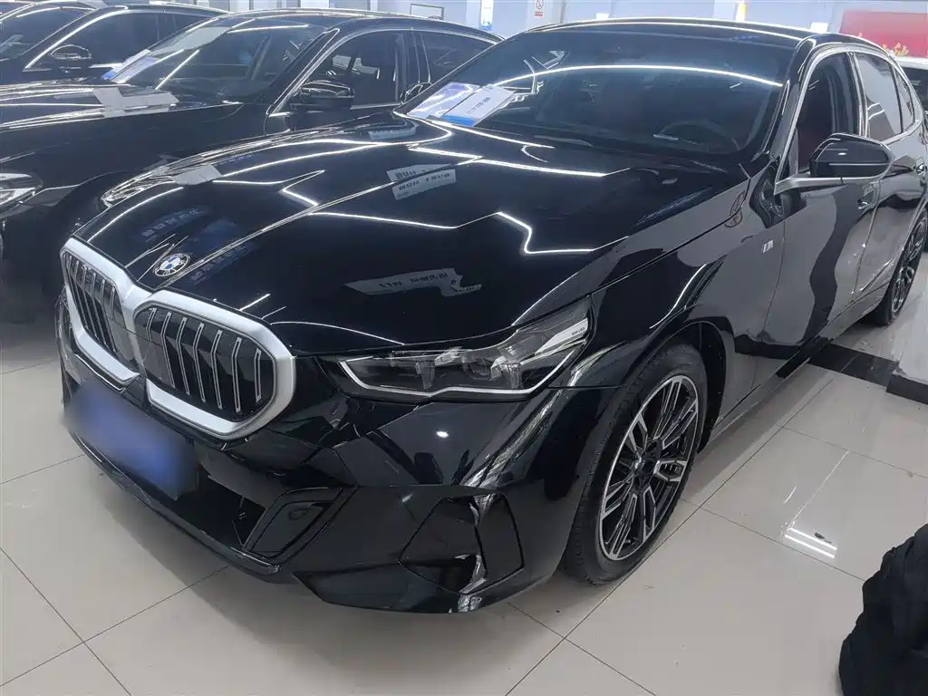BMW 5 Series 2025