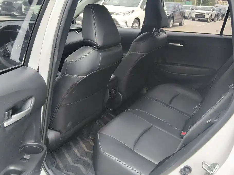 Toyota Corolla Cross — миниатюра 11