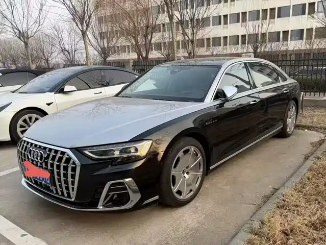 AUDI A8