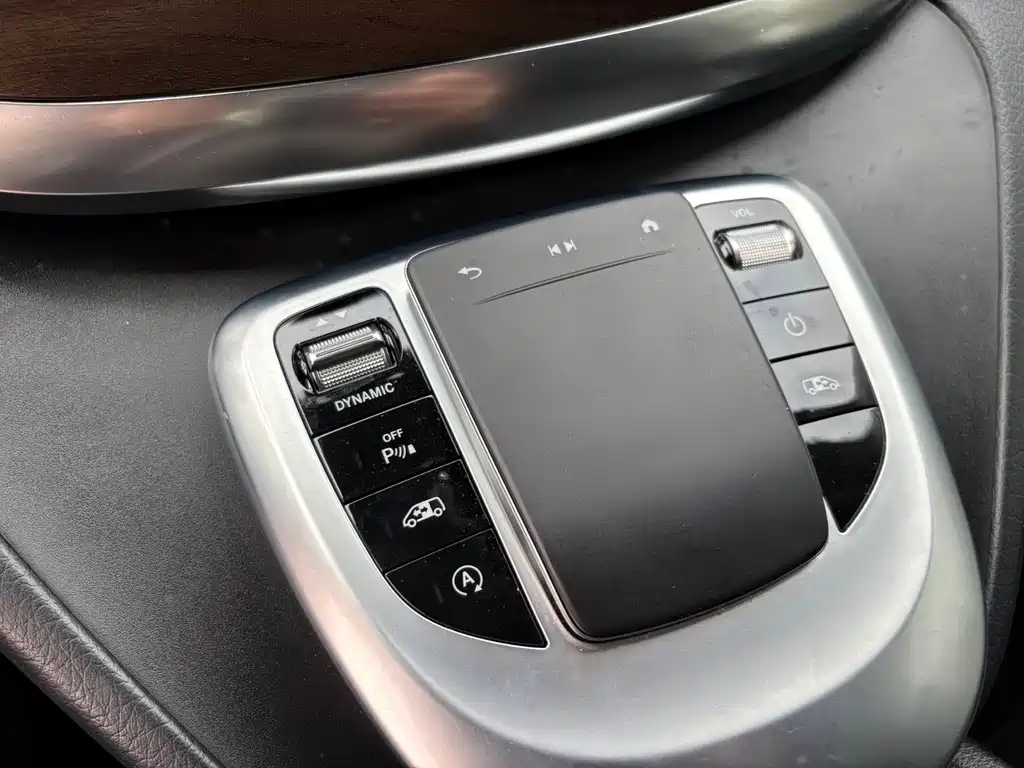 MERCEDES-BENZ V CLASS