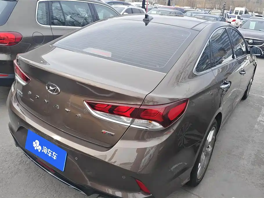 HYUNDAI SONATA
