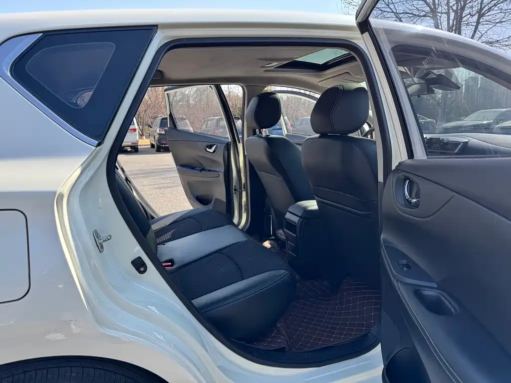 Nissan Tiida 1.6L CVT Smart Supreme Edition, фото 22