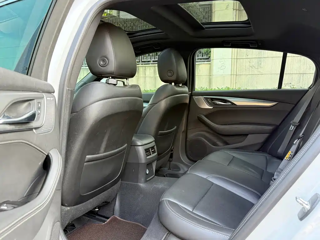 Cadillac CT5 — миниатюра 6
