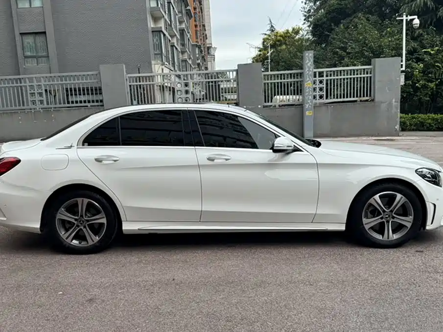 Mercedes-Benz C-Class — миниатюра 6