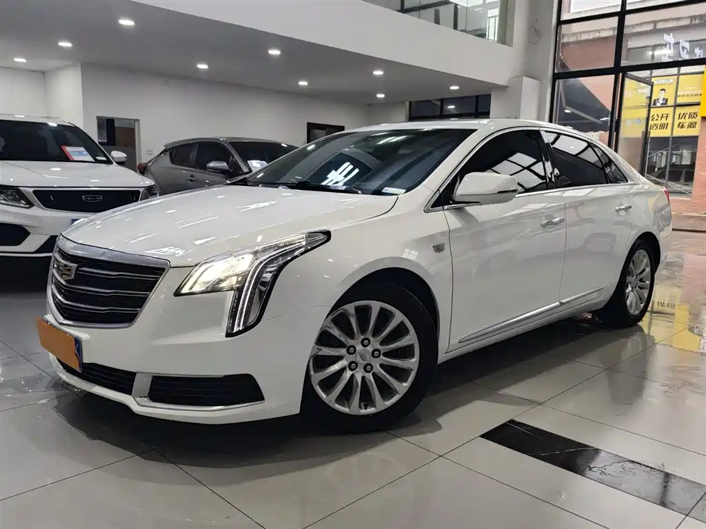 CADILLAC XTS