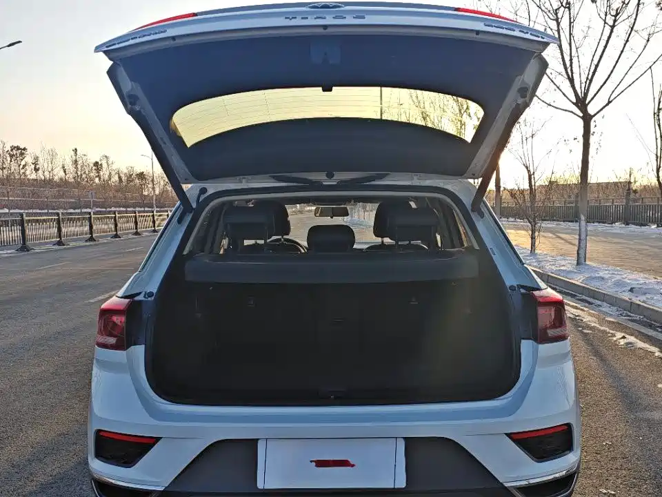 VOLKSWAGEN T ROC EXPLORING SONGS