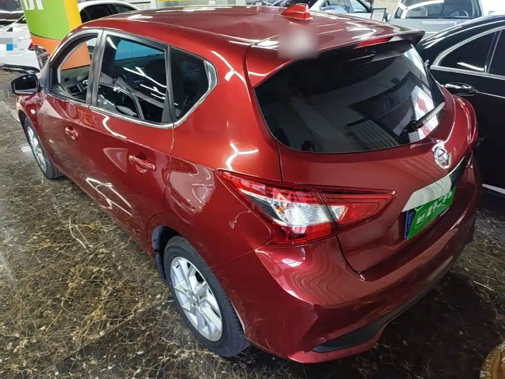 Nissan Tiida — миниатюра 5