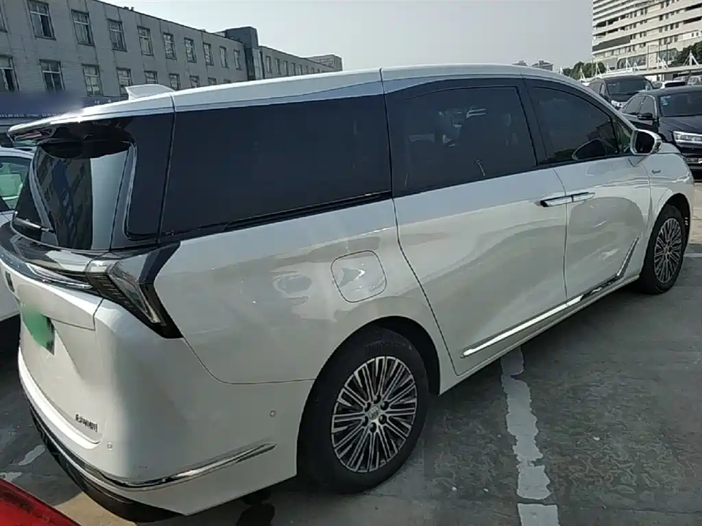 Buick GL8 2024 7 мест