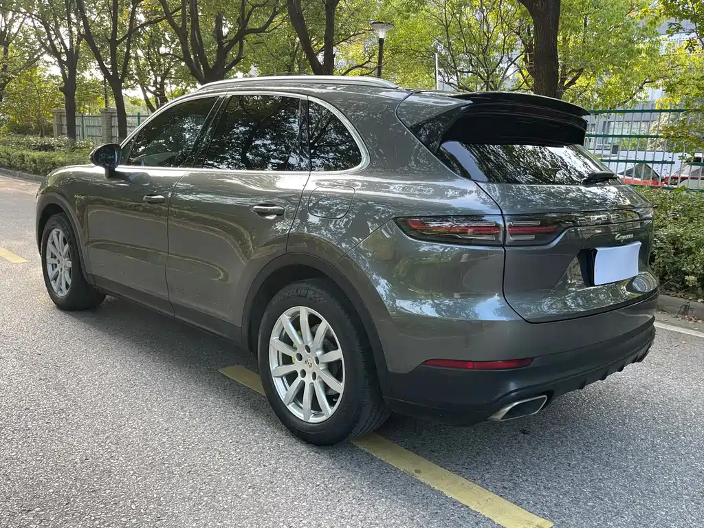 Porsche Cayenne Hybrid — миниатюра 16