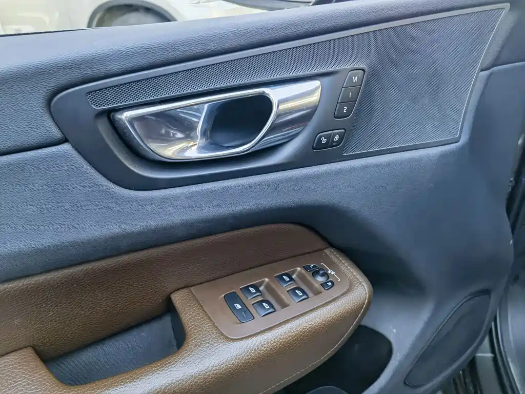 Volvo XC60 — миниатюра 10