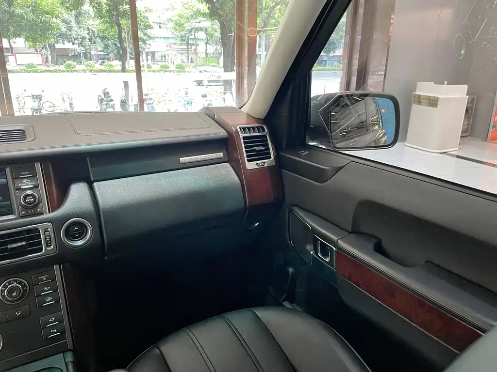 Land Rover Range Rover — миниатюра 23