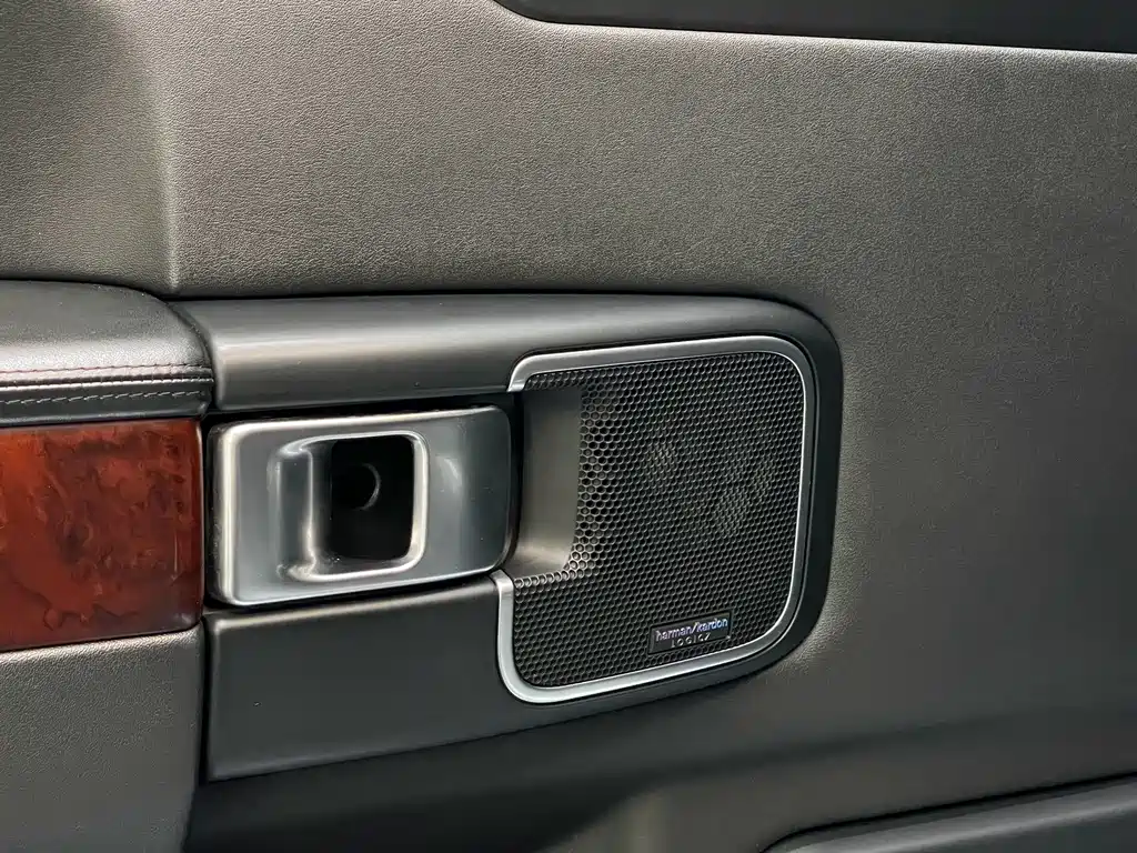 Land Rover Range Rover — миниатюра 26