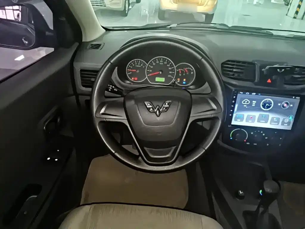 Wuling Hongguang — миниатюра 11