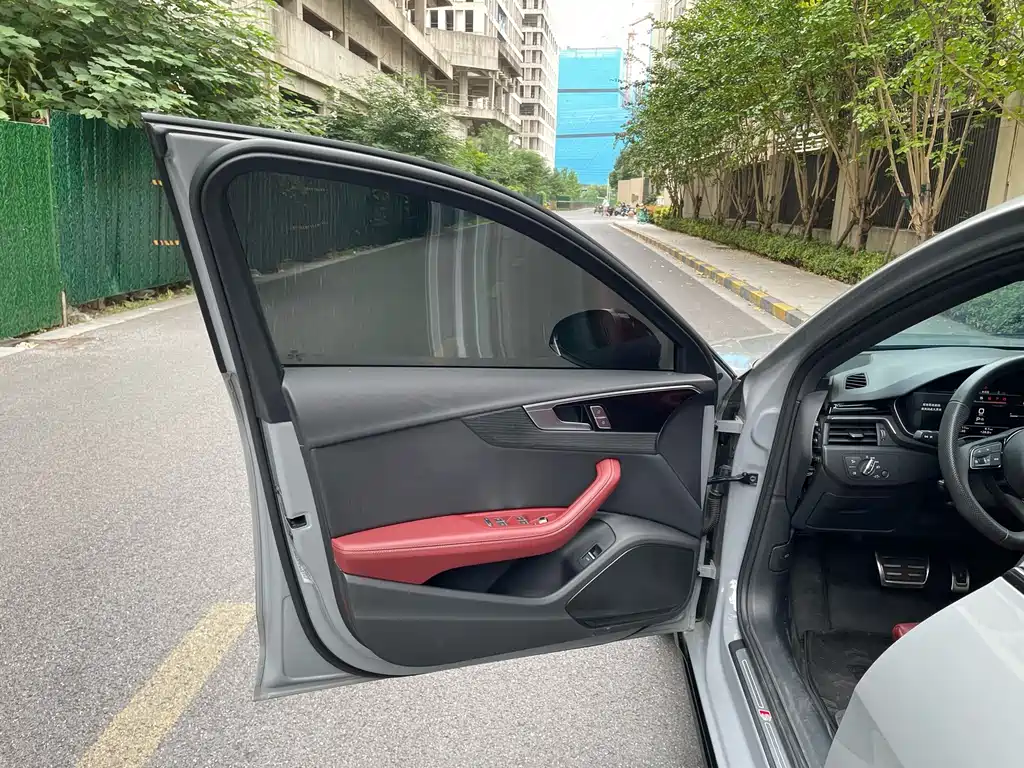Audi A4L — миниатюра 5