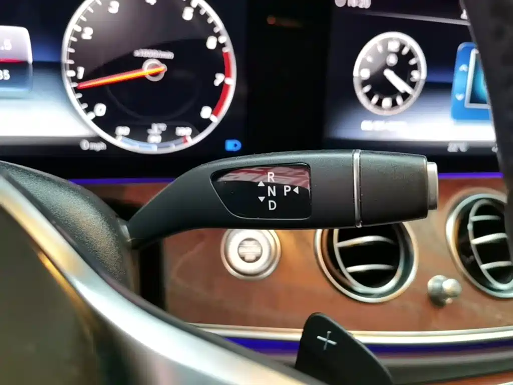 Mercedes-Benz E-Class — миниатюра 14