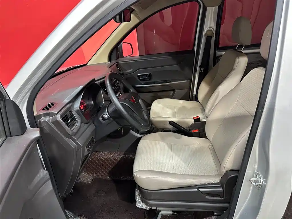 WULING WULING HONGGUANG V