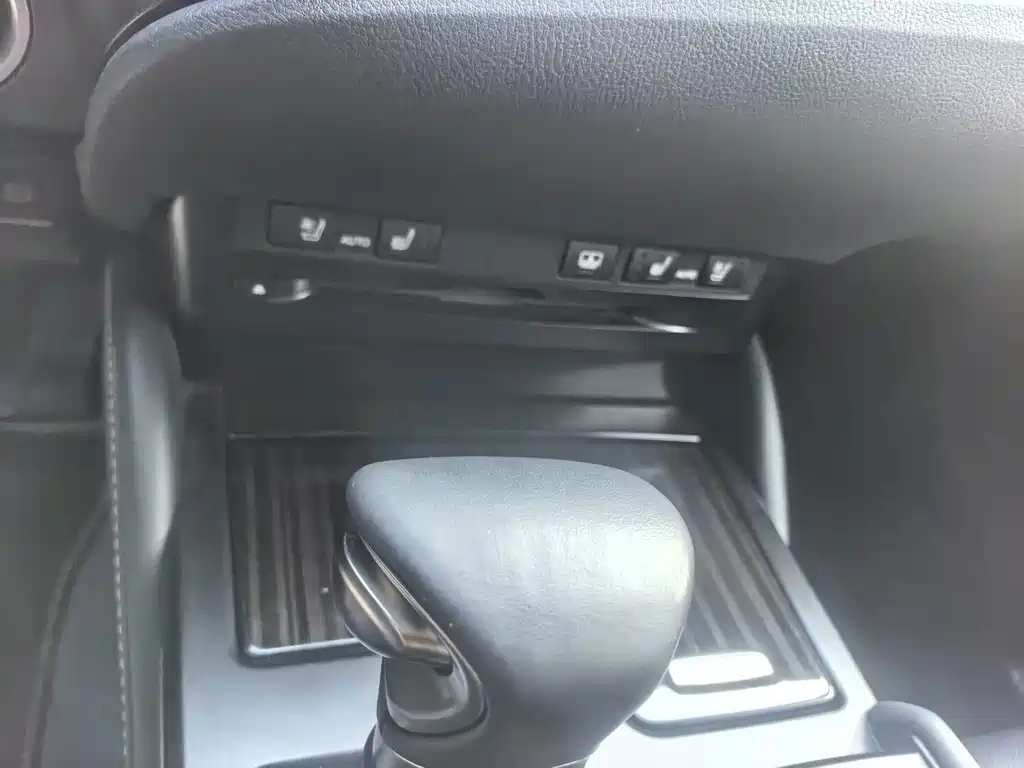 Lexus ES — миниатюра 5