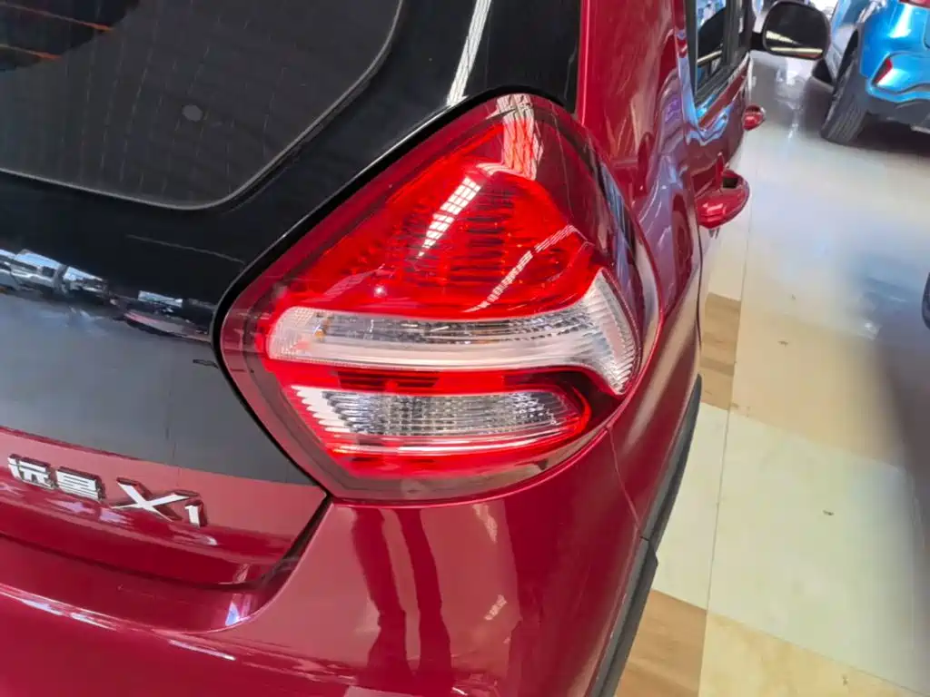 Geely Vision X1 — миниатюра 8