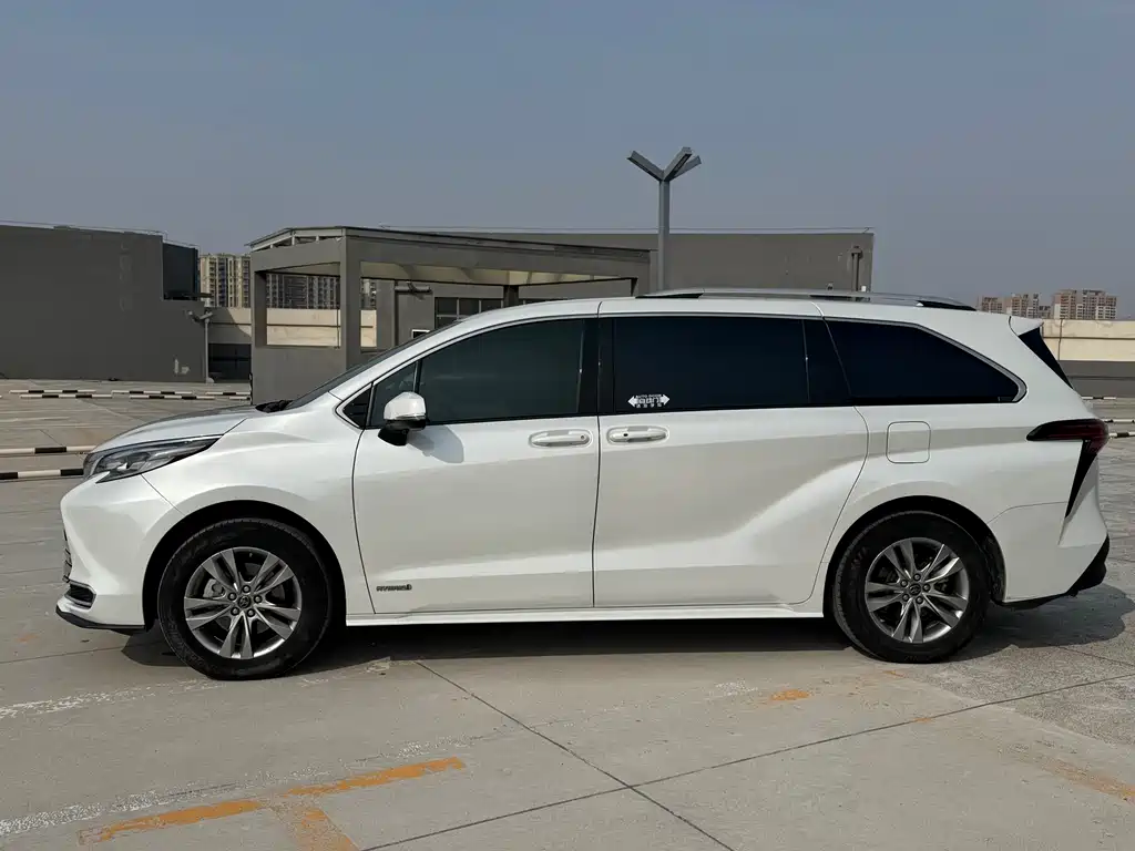 Toyota Sienna 2023 2.5L Comfort