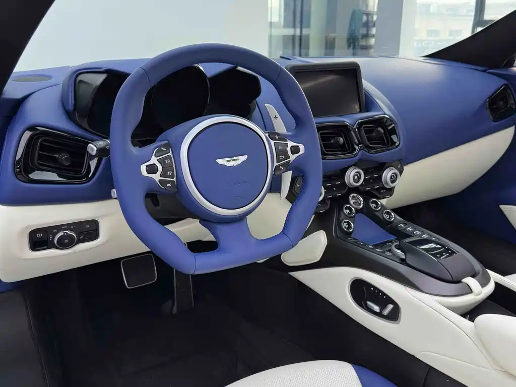 Aston Martin V8 Vantage — миниатюра 16