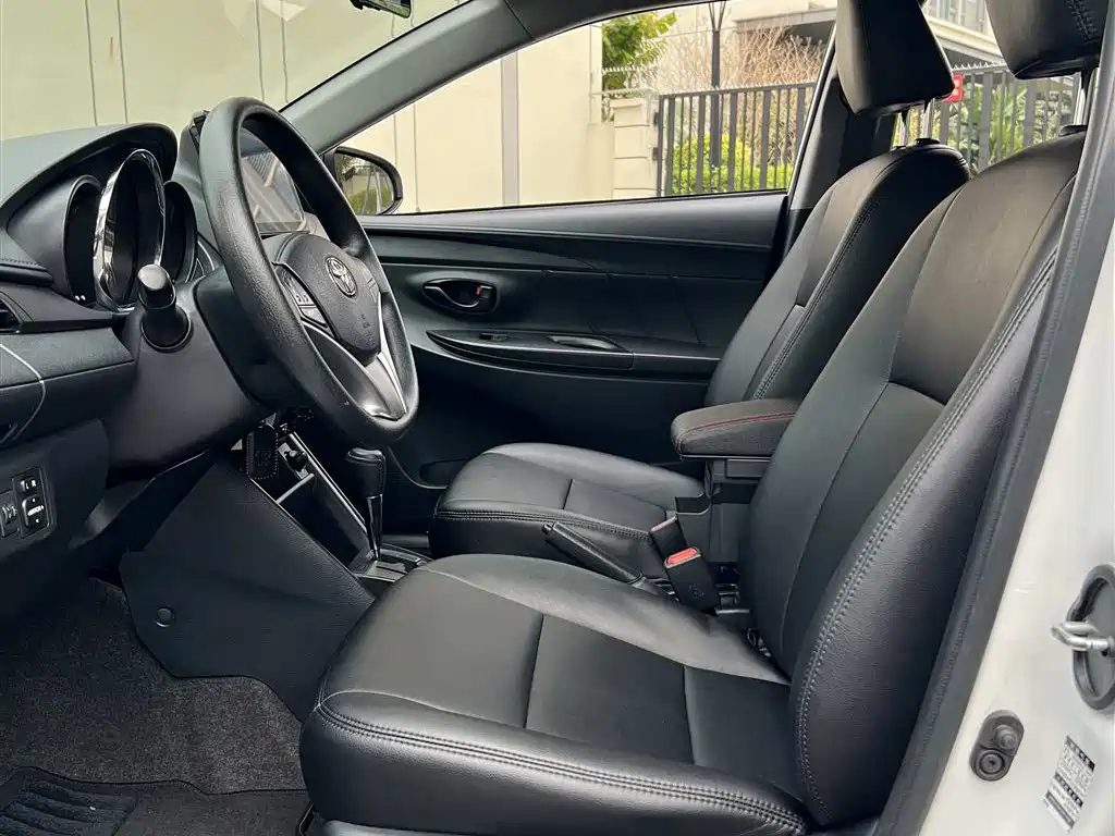 TOYOTA YARIS L TO ENJOY