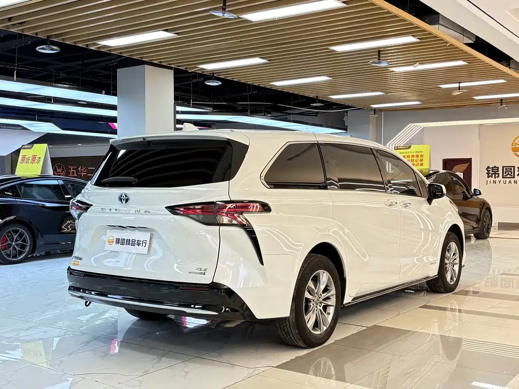 Toyota Sienna — миниатюра 5