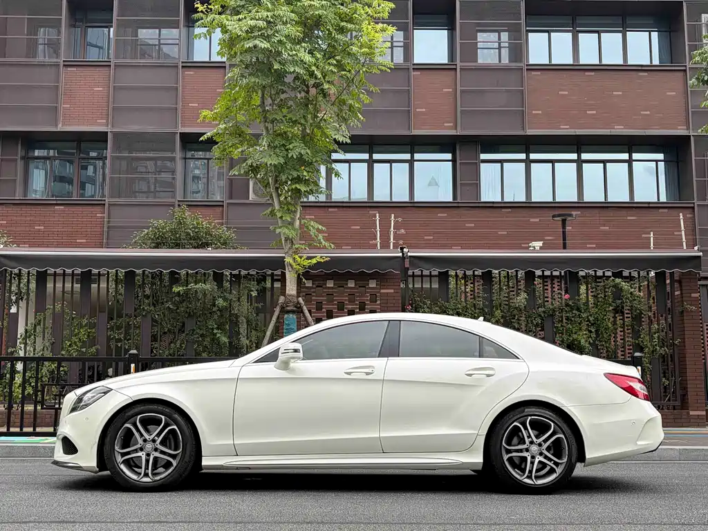 Mercedes-Benz CLS — миниатюра 5