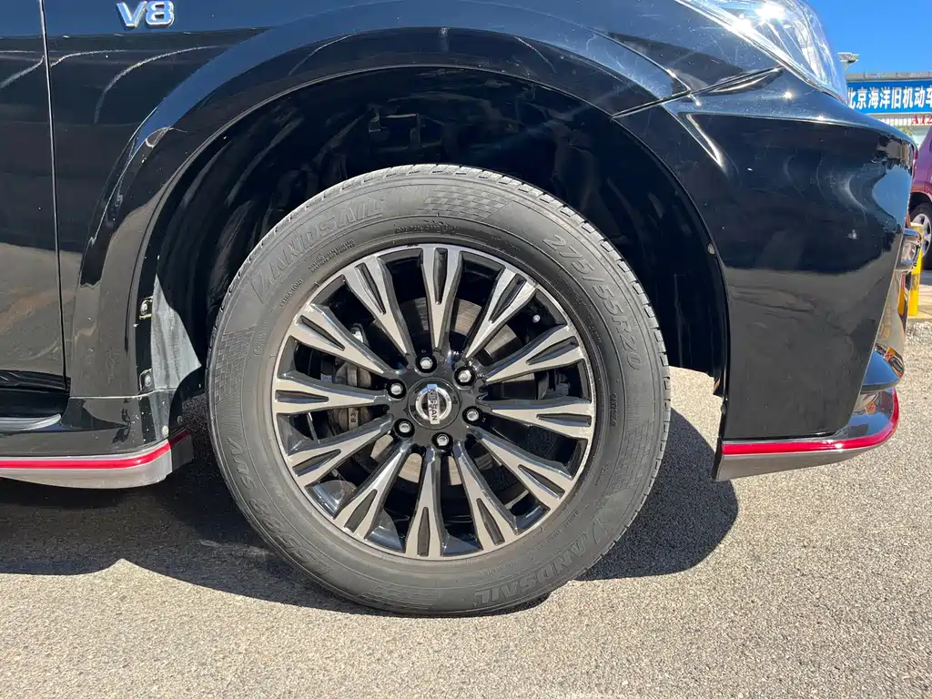 Nissan Patrol — миниатюра 21